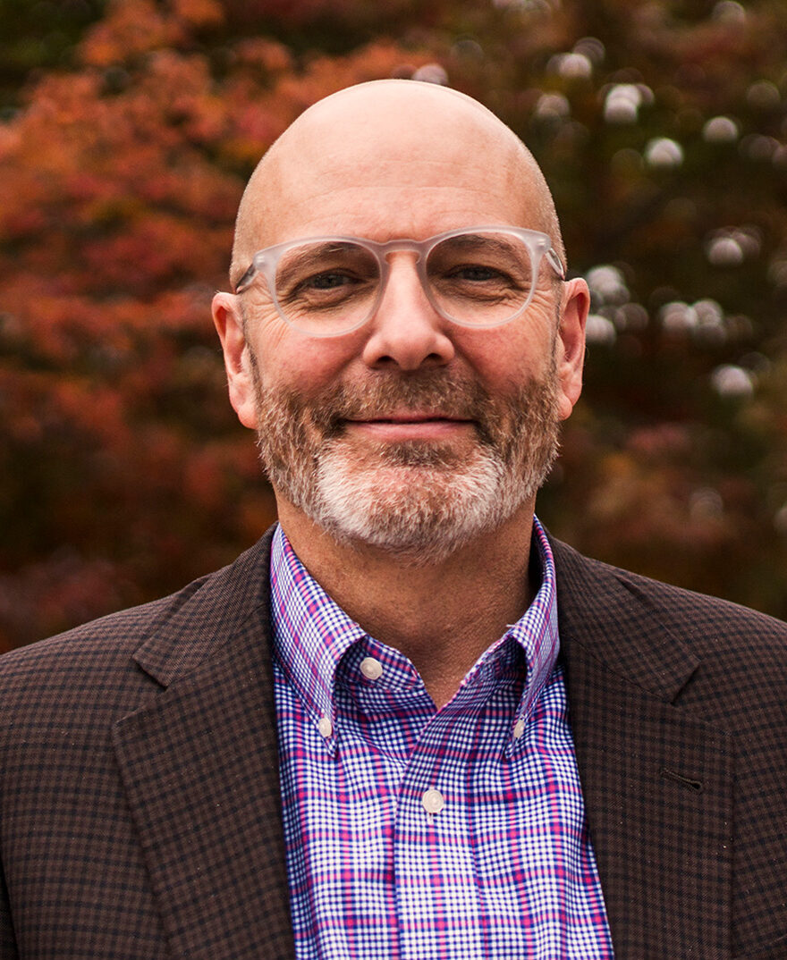 Headshot of Lee Boot